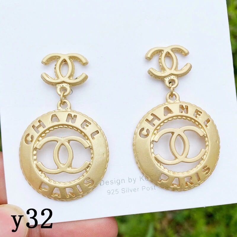 詳細な写真と価格については私に連絡してください