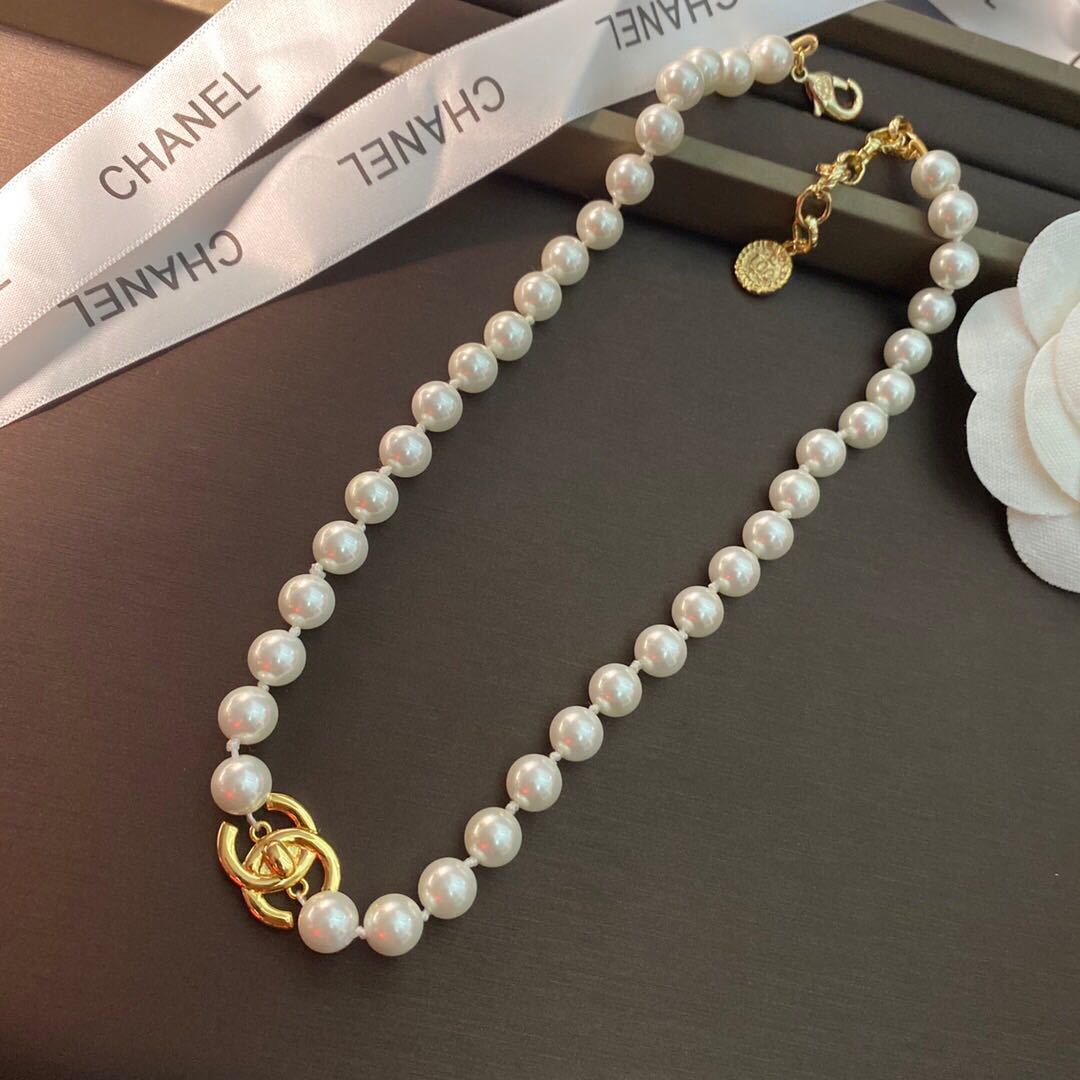 詳細な写真と価格については私に連絡してください