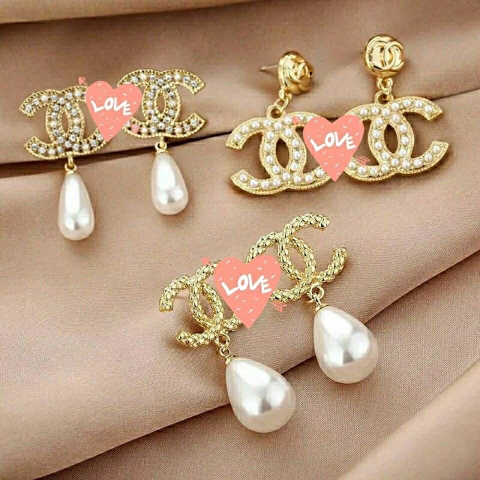 詳細な写真と価格については私に連絡してください