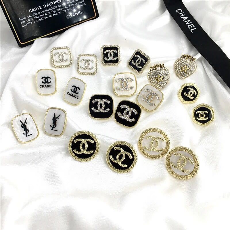 詳細な写真と価格については私に連絡してください