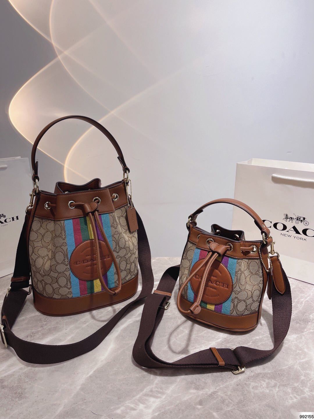 詳細な写真と価格については私に連絡してください