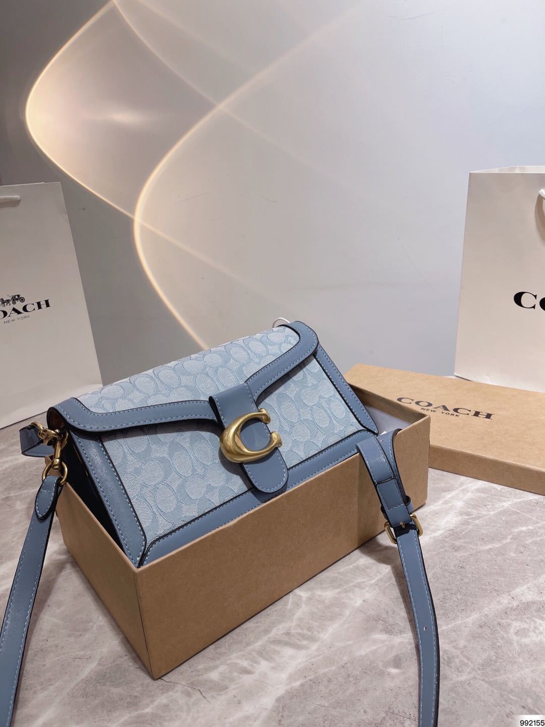 詳細な写真と価格については私に連絡してください