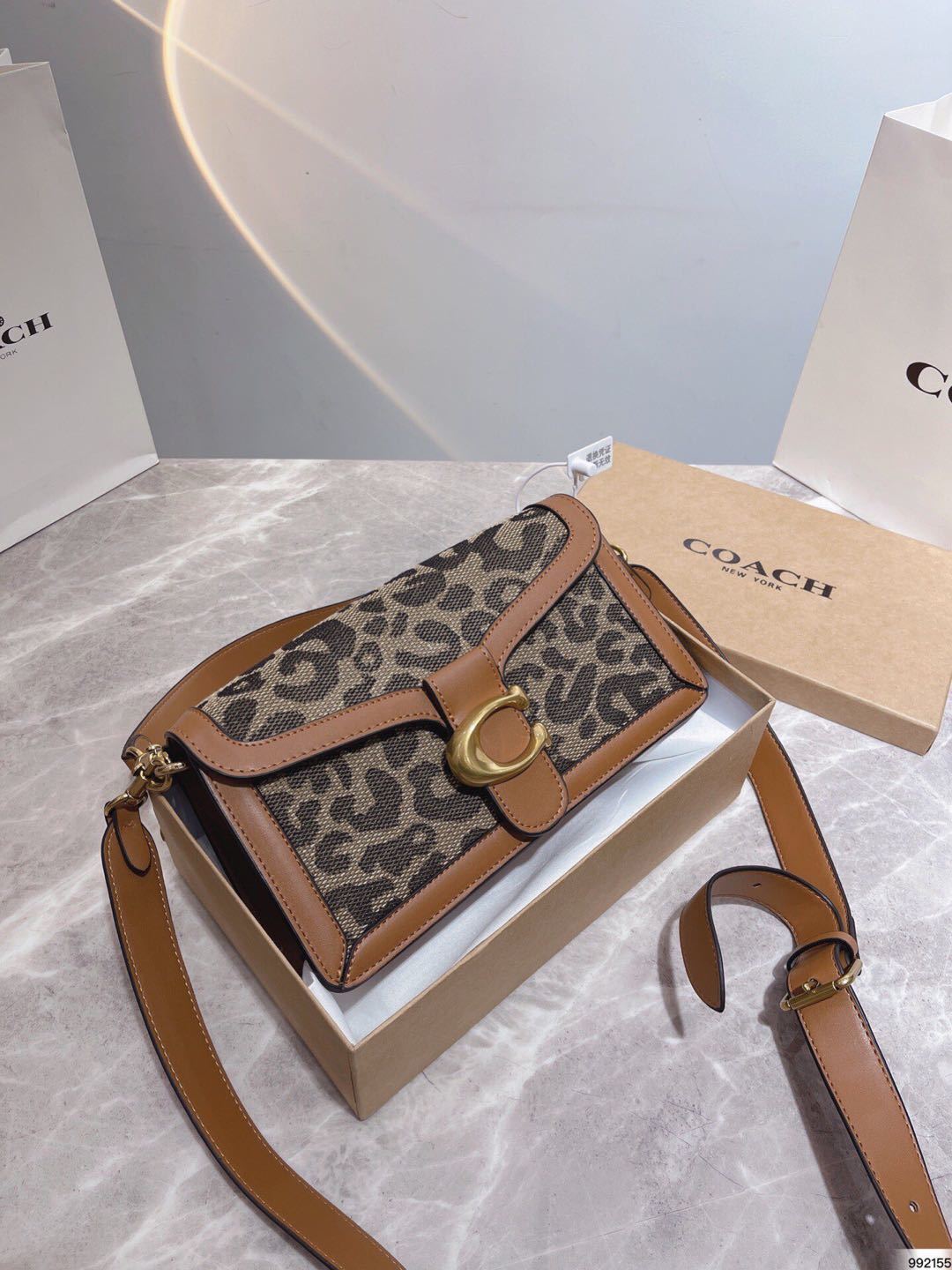 詳細な写真と価格については私に連絡してください