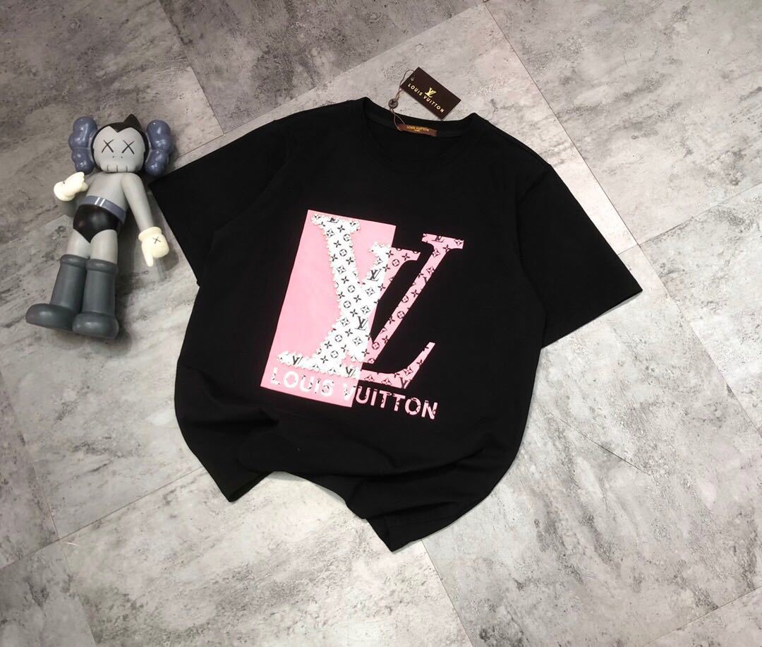 詳細な写真と価格については私に連絡してください。