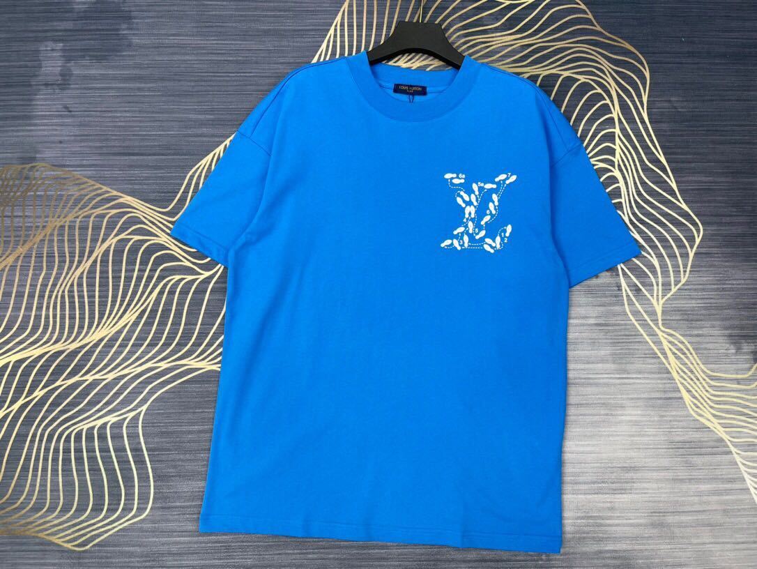 詳細な写真と価格については私に連絡してください。