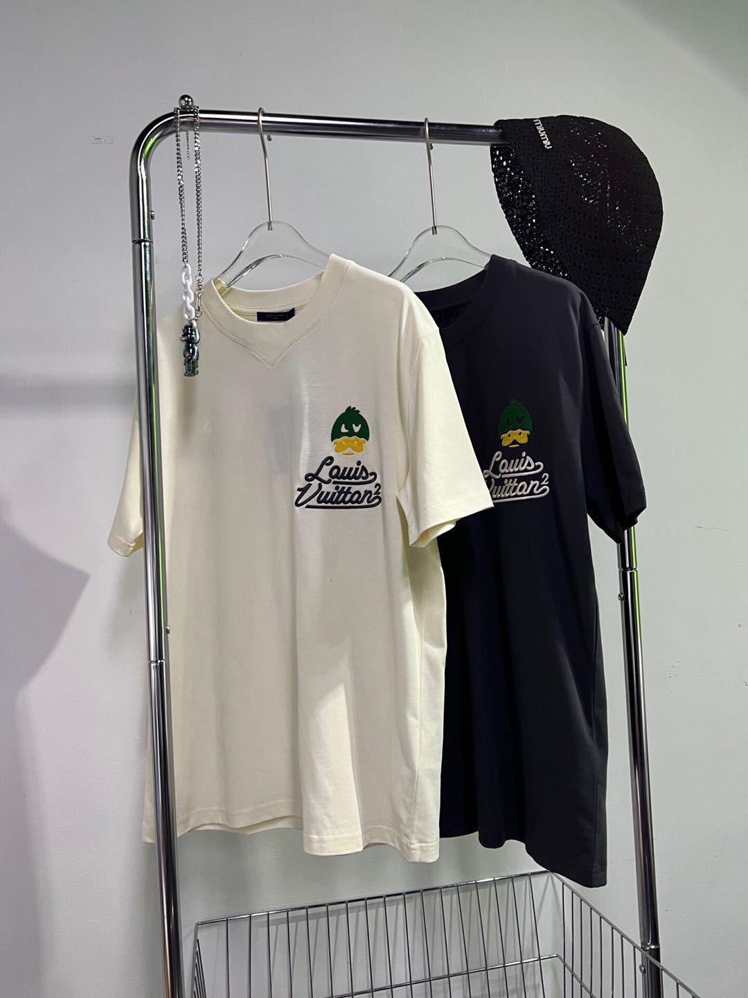 詳細な写真と価格については私に連絡してください。