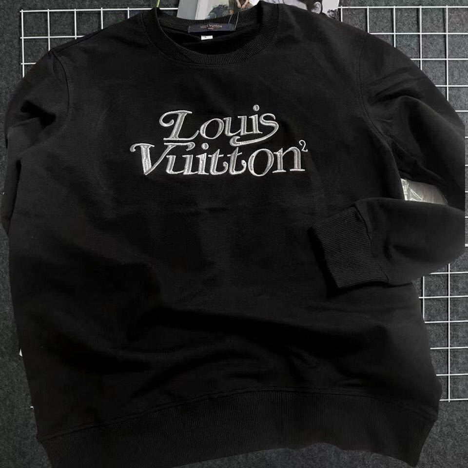 詳細な写真と価格については私に連絡してください。