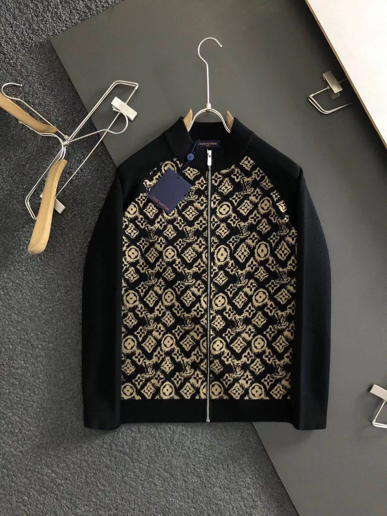 詳細な写真と価格については私に連絡してください。