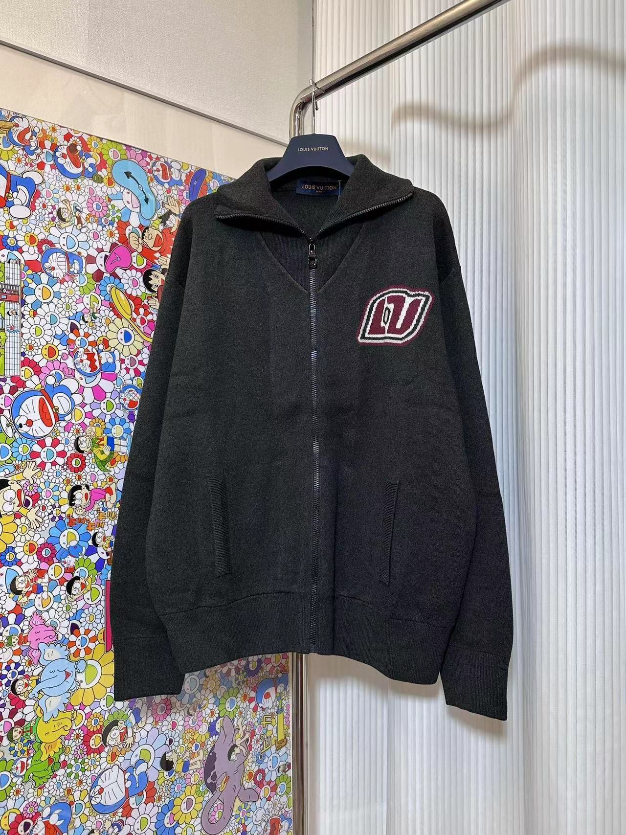 詳細な写真と価格については私に連絡してください。