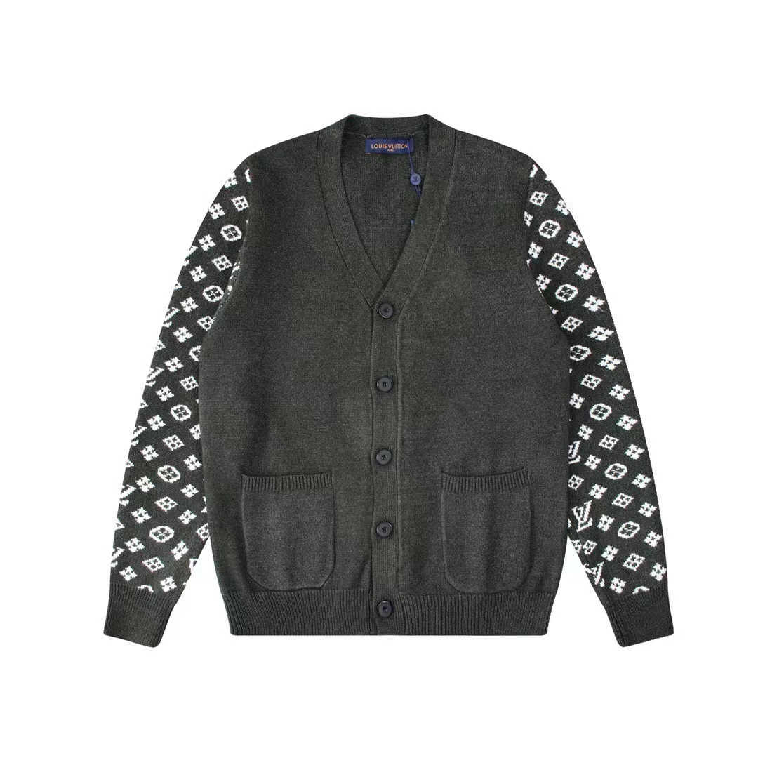 詳細な写真と価格については私に連絡してください。