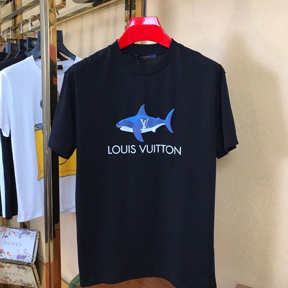 詳細な写真と価格については私に連絡してください。