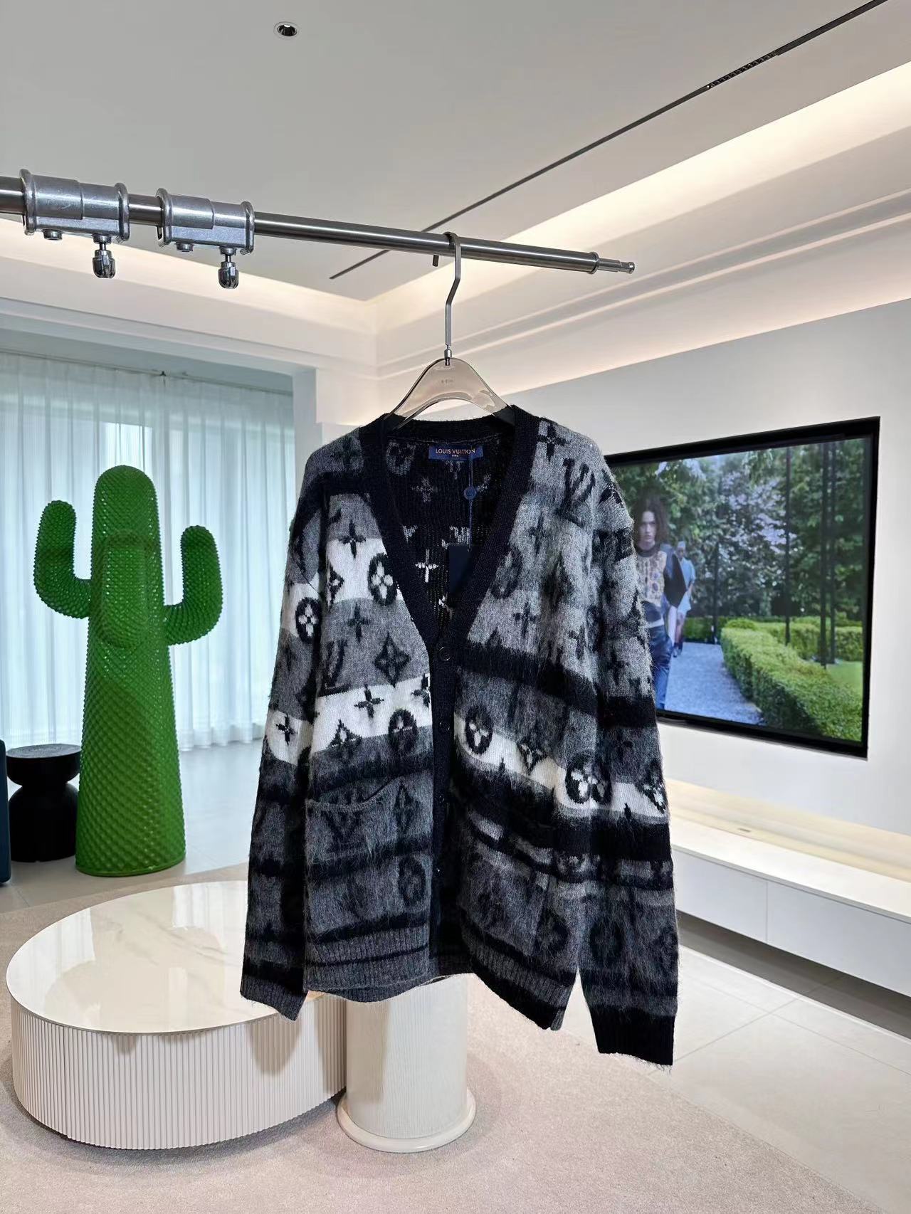 詳細な写真と価格については私に連絡してください。