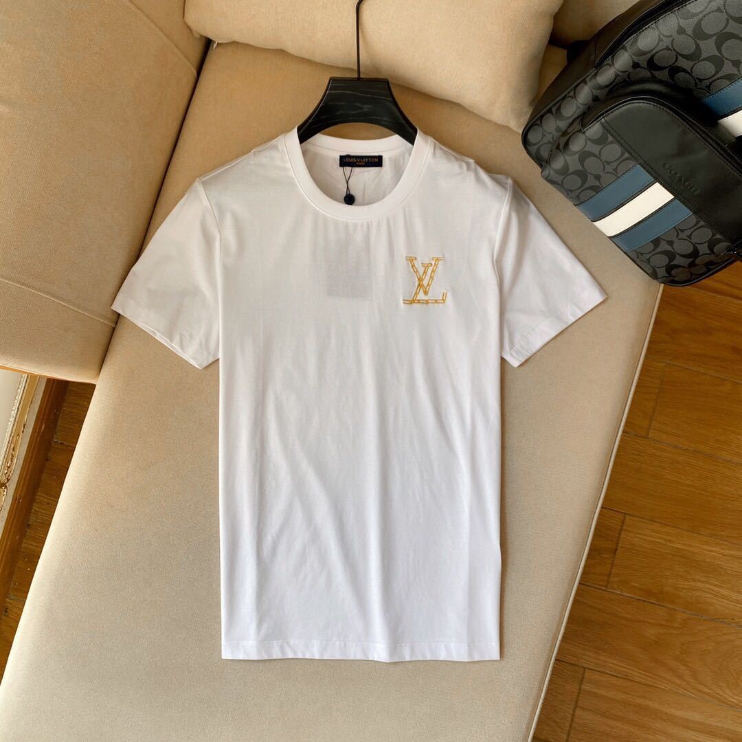 詳細な写真と価格については私に連絡してください。