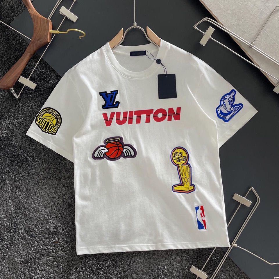 詳細な写真と価格については私に連絡してください。