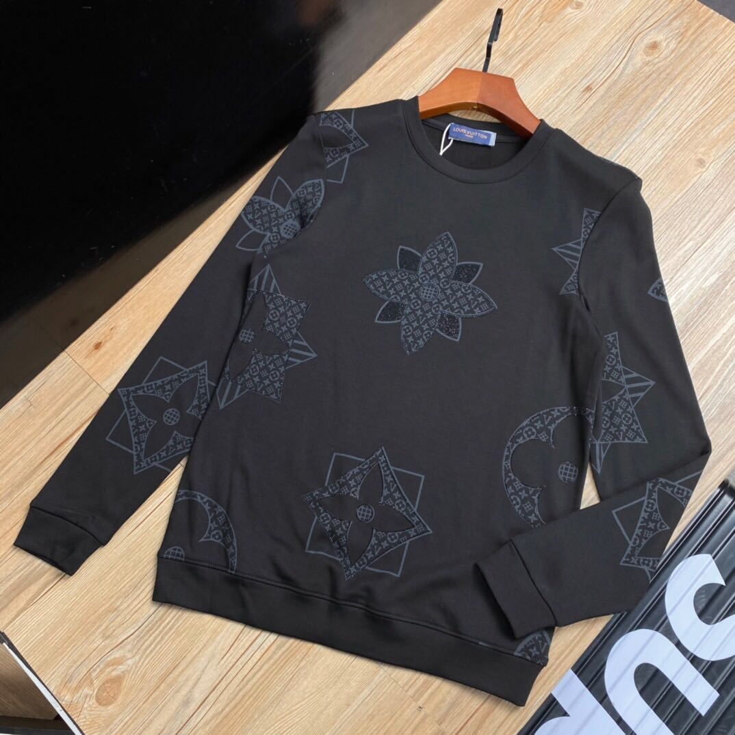 詳細な写真と価格については私に連絡してください。