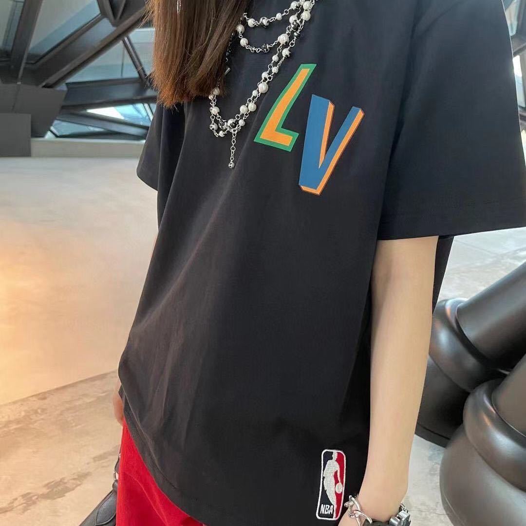 詳細な写真と価格については私に連絡してください。