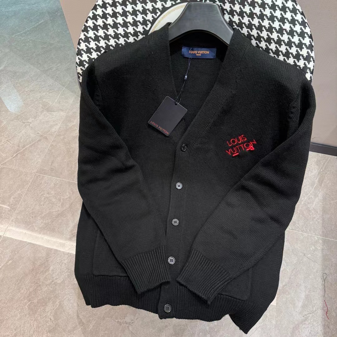 詳細な写真と価格については私に連絡してください。