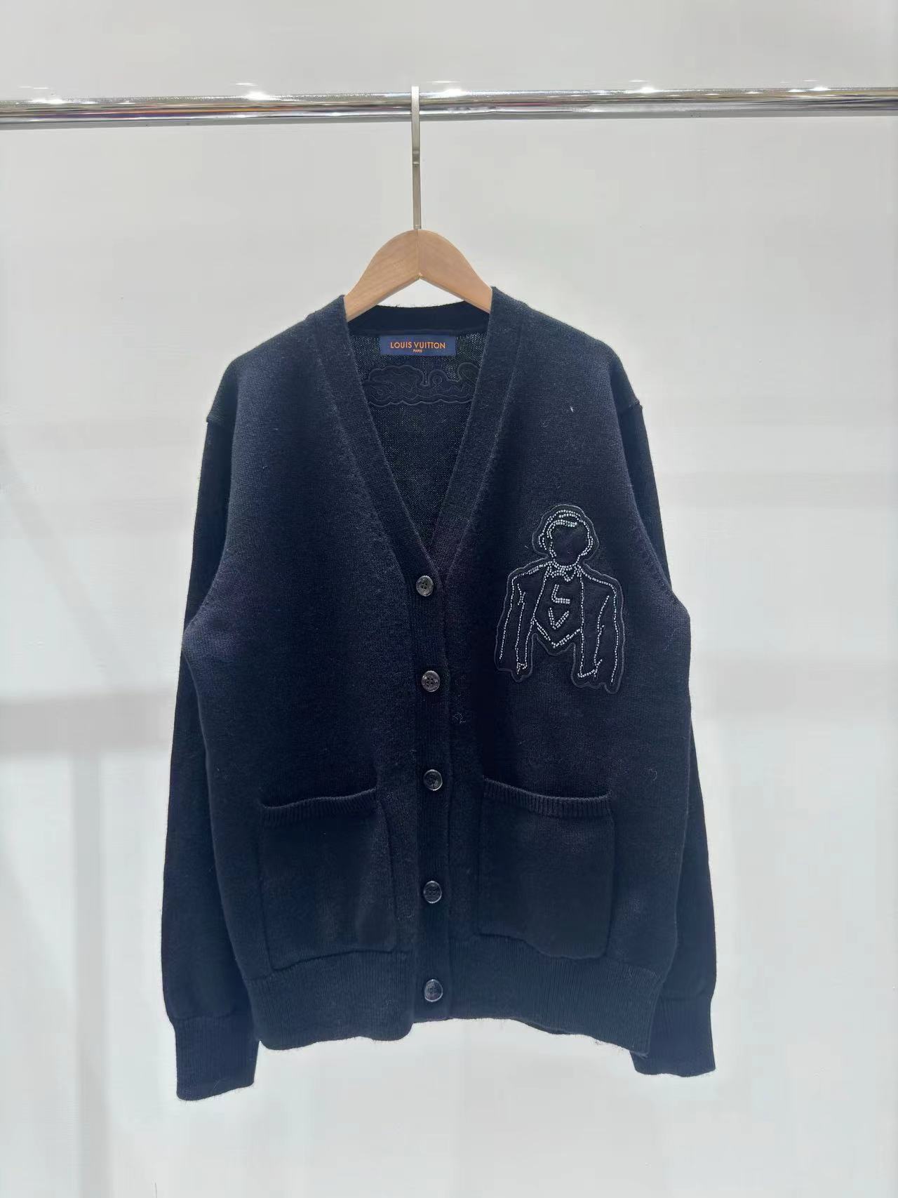 詳細な写真と価格については私に連絡してください。