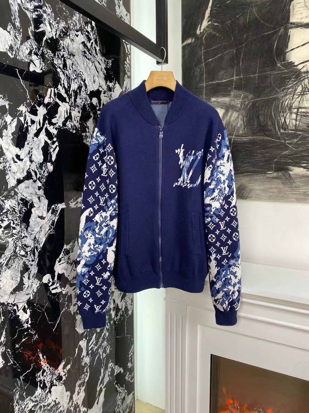 詳細な写真と価格については私に連絡してください。