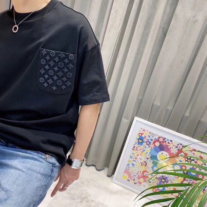 詳細な写真と価格については私に連絡してください。