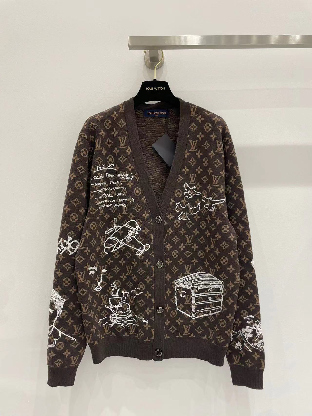 詳細な写真と価格については私に連絡してください。