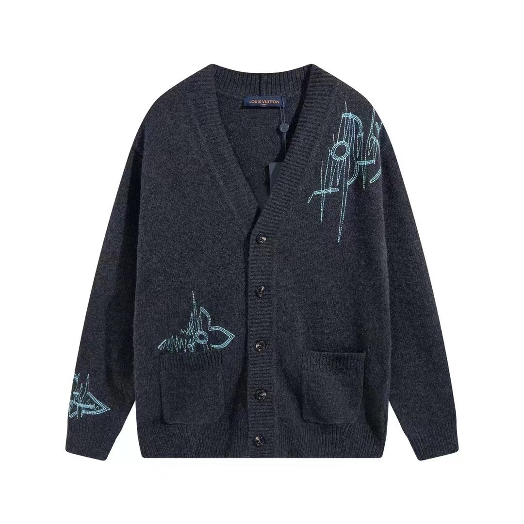 詳細な写真と価格については私に連絡してください。