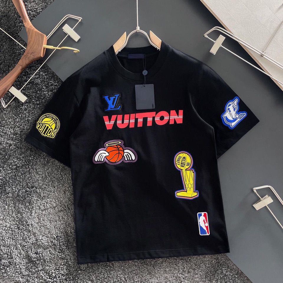 詳細な写真と価格については私に連絡してください。