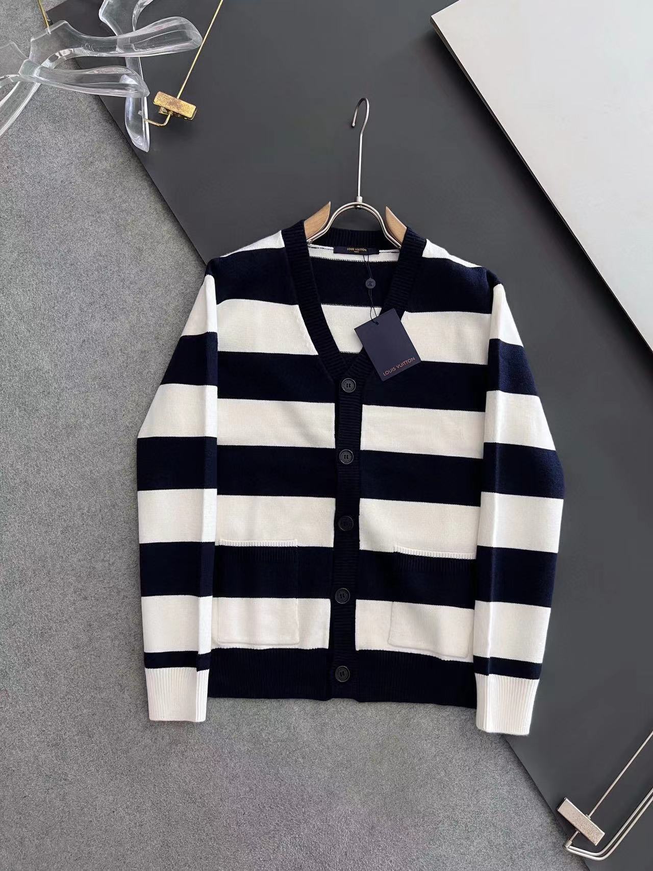 詳細な写真と価格については私に連絡してください。