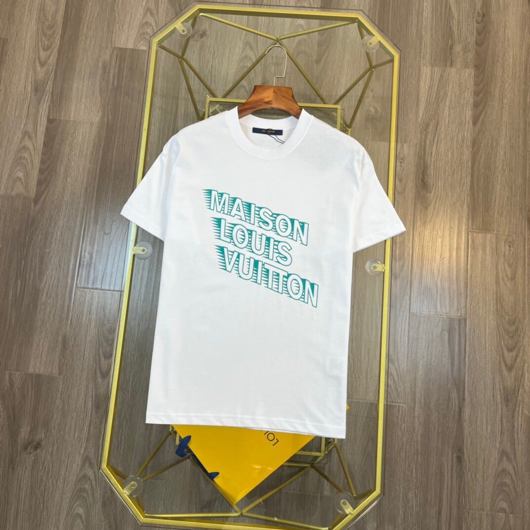 詳細な写真と価格については私に連絡してください。