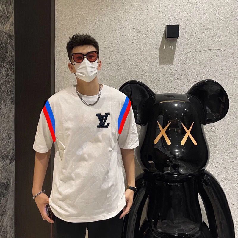 詳細な写真と価格については私に連絡してください。