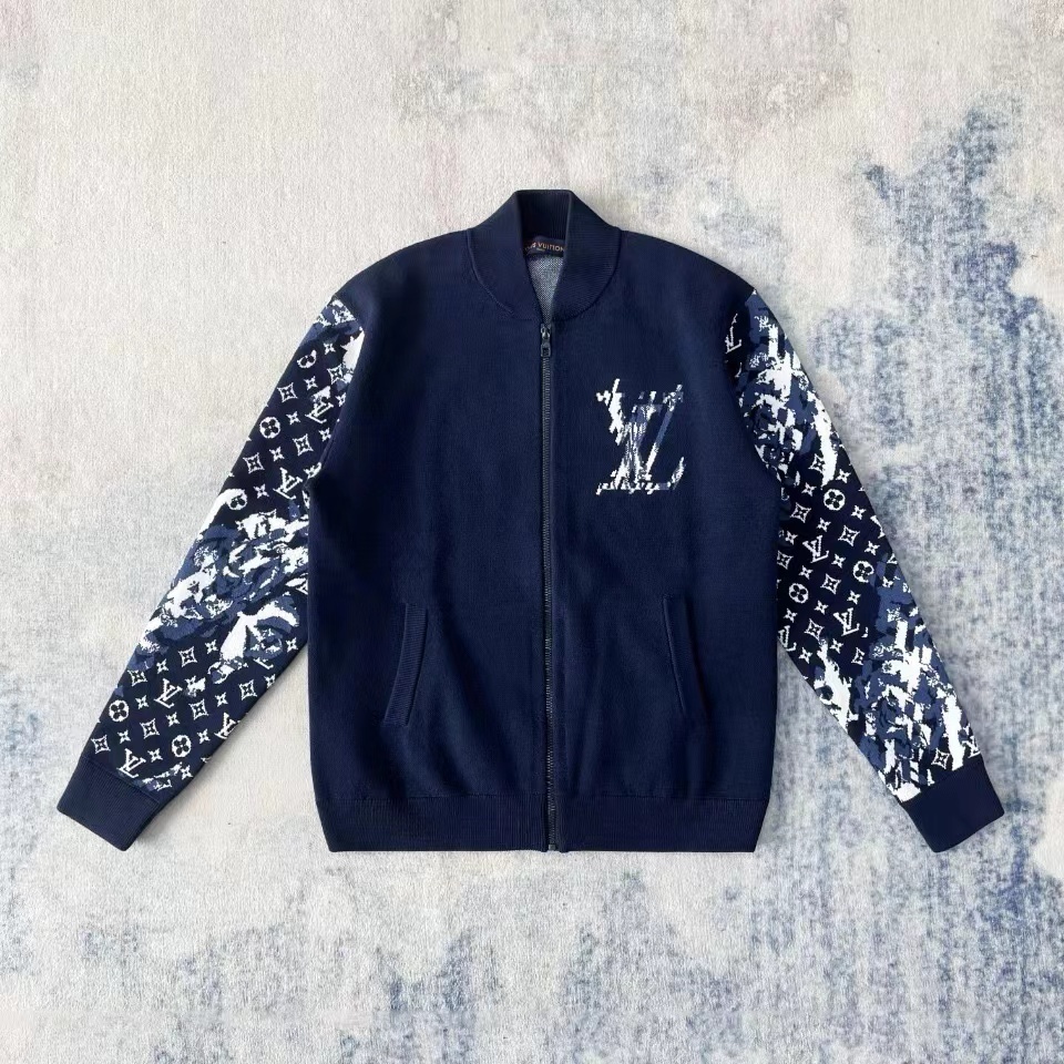 詳細な写真と価格については私に連絡してください。