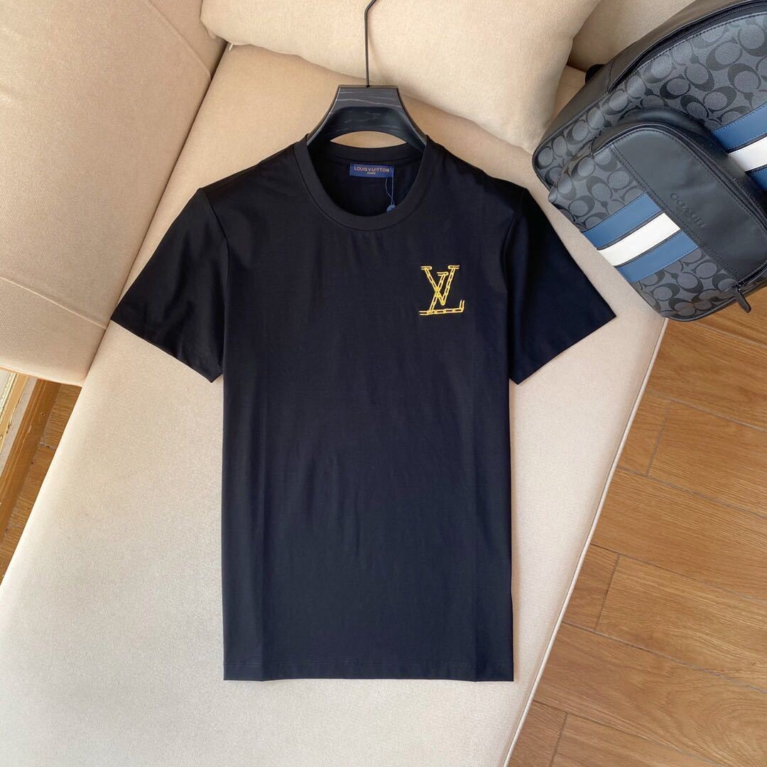 詳細な写真と価格については私に連絡してください。