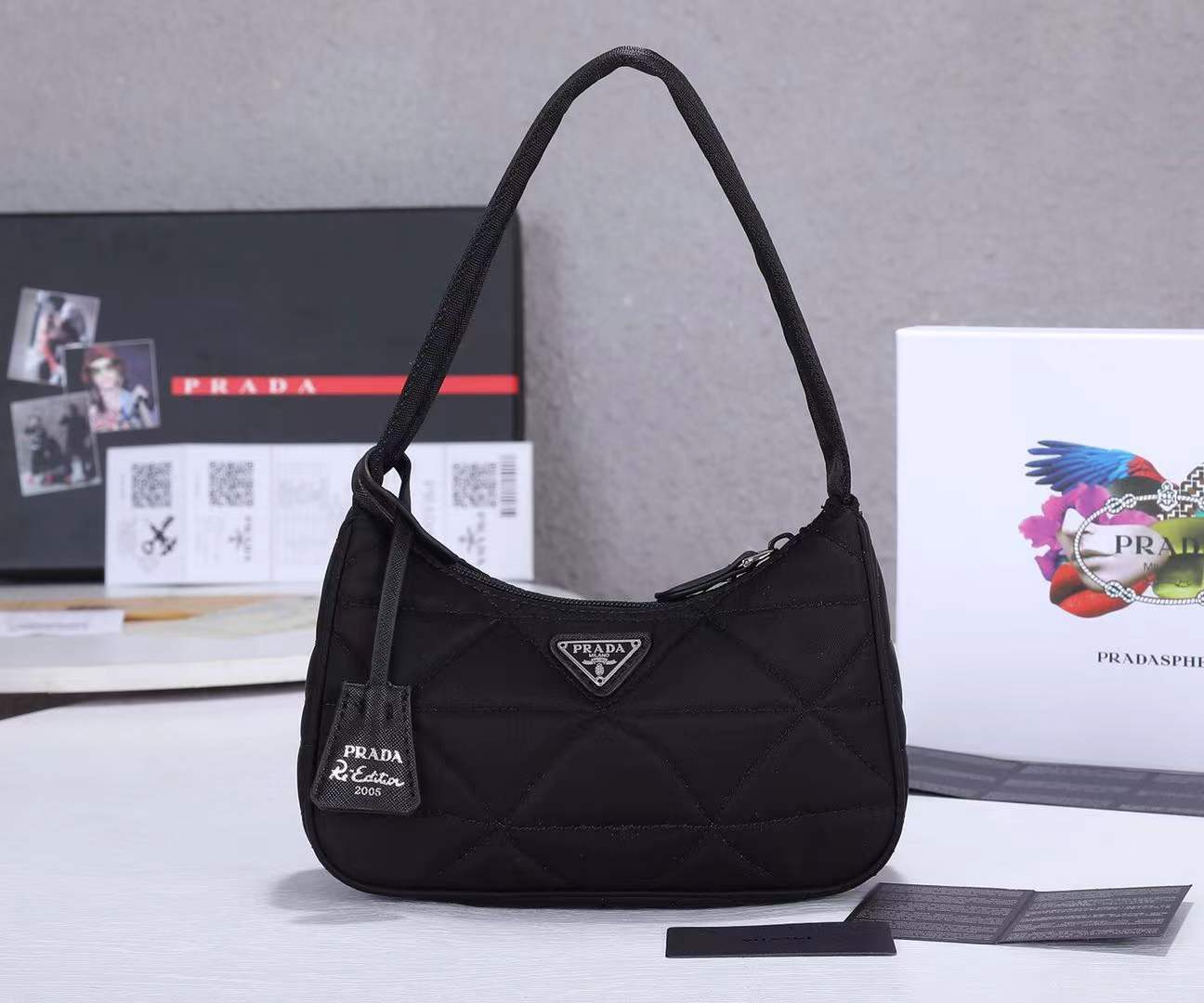 詳細な写真と価格については私に連絡してください。