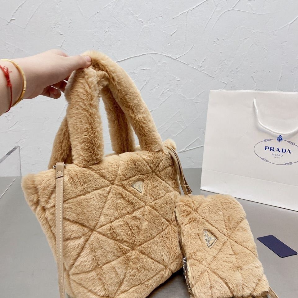 詳細な写真と価格については私に連絡してください。