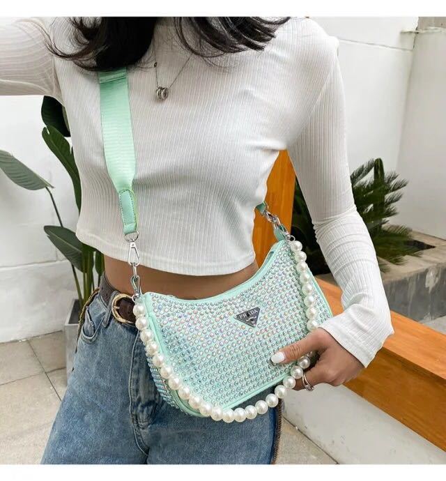 詳細な写真を見て、私を見つけてください