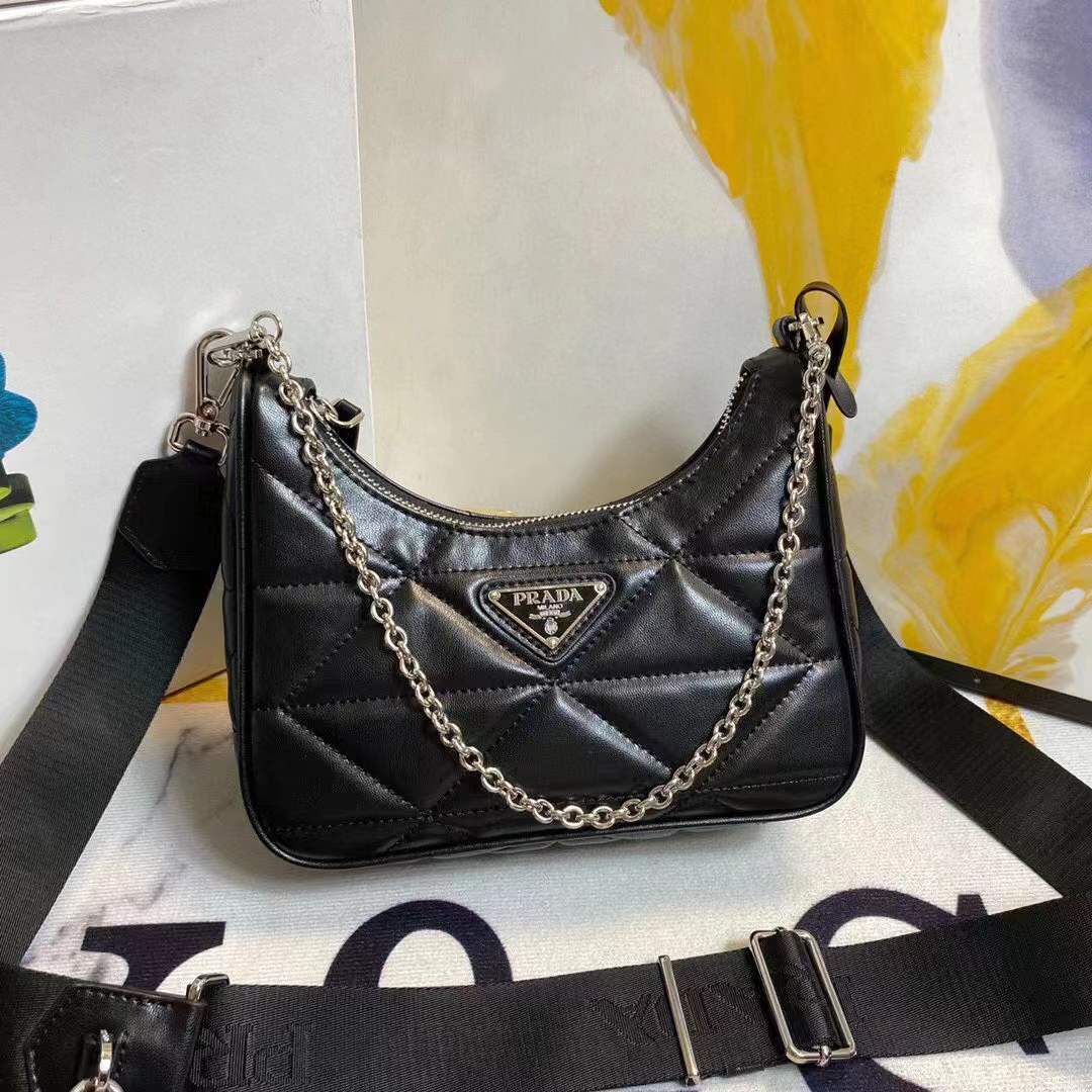 詳細な写真と価格については私に連絡してください。