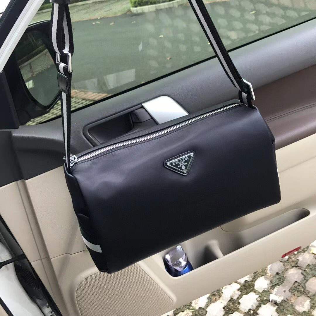 詳細な写真と価格については私に連絡してください。