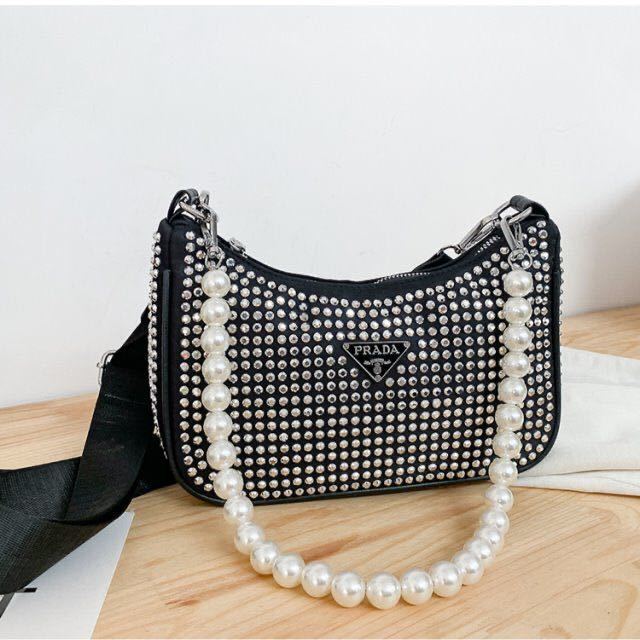 詳細な写真を見て、私を見つけてください