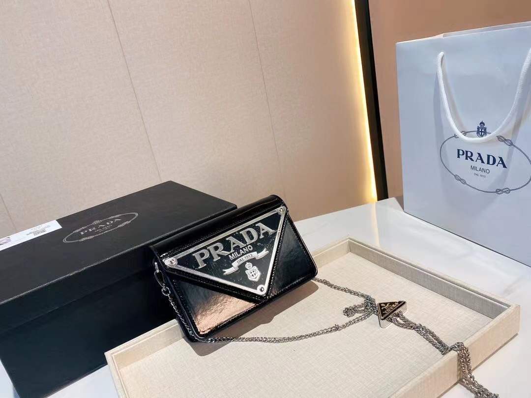 詳細な写真と価格については私に連絡してください。