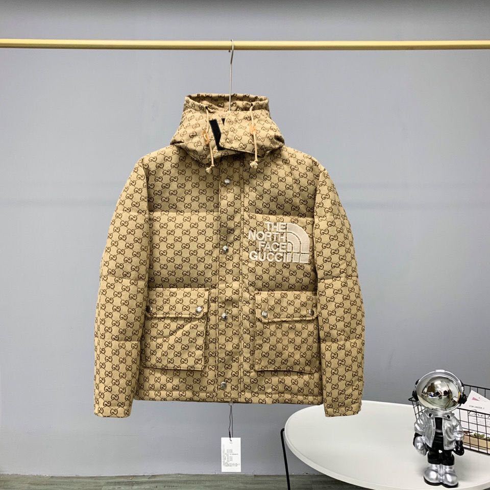 詳細な写真と価格については私に連絡してください