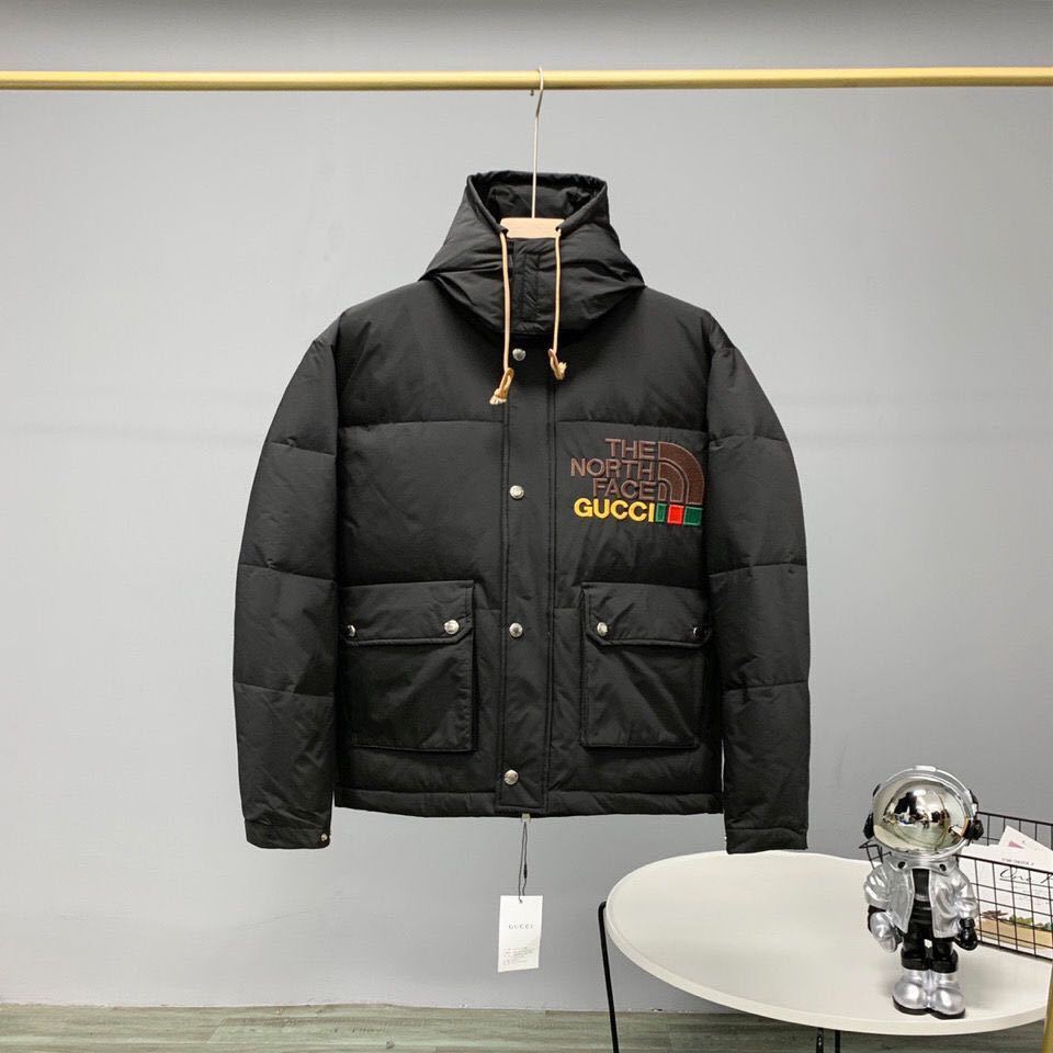 詳細な写真と価格については私に連絡してください