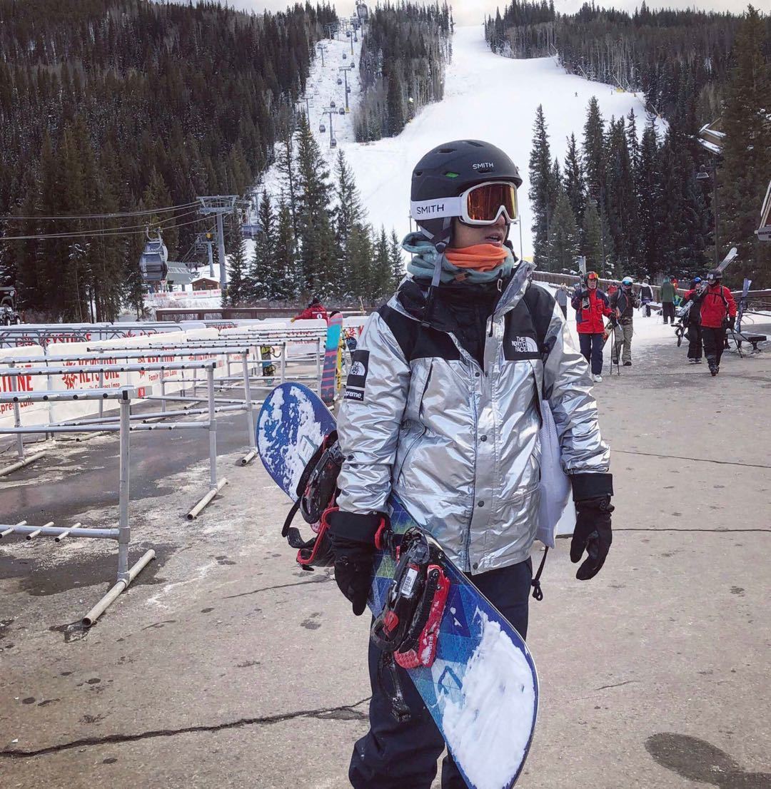 詳細な写真と価格については私に連絡してください