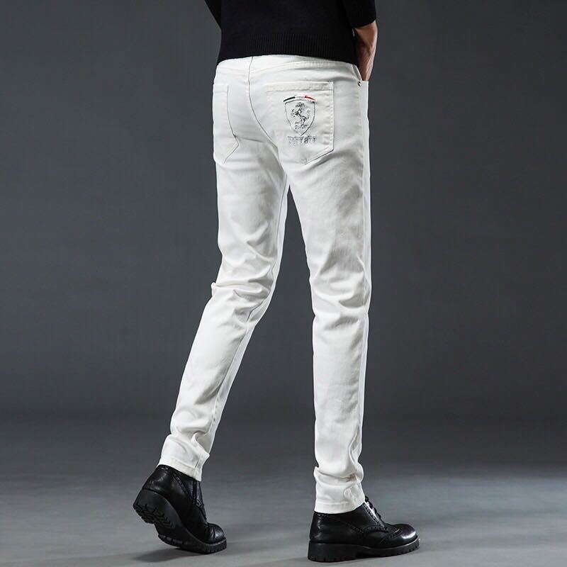 詳細な画像と価格を見て連絡する必要があります。