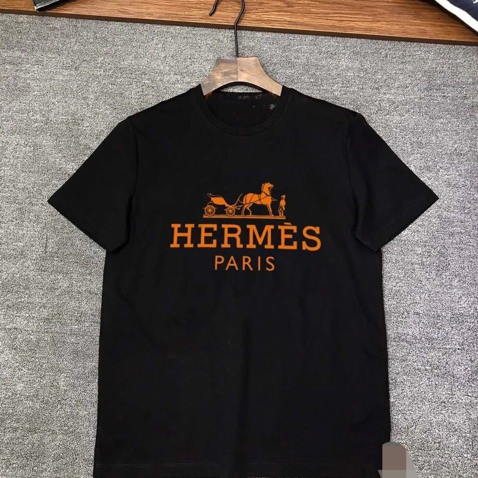 詳細な写真と価格については私に連絡してください。