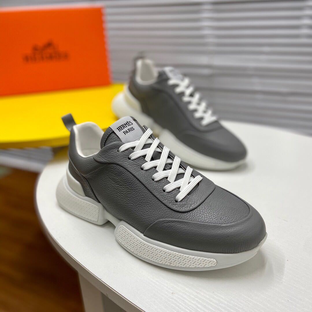 詳細な画像と価格を見て連絡する必要があります。