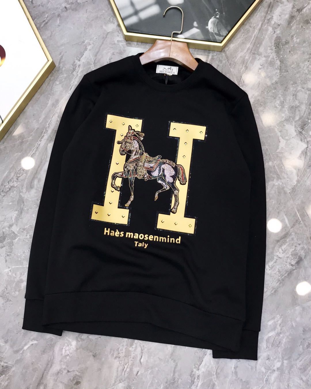 詳細な画像と価格を見て連絡する必要があります。