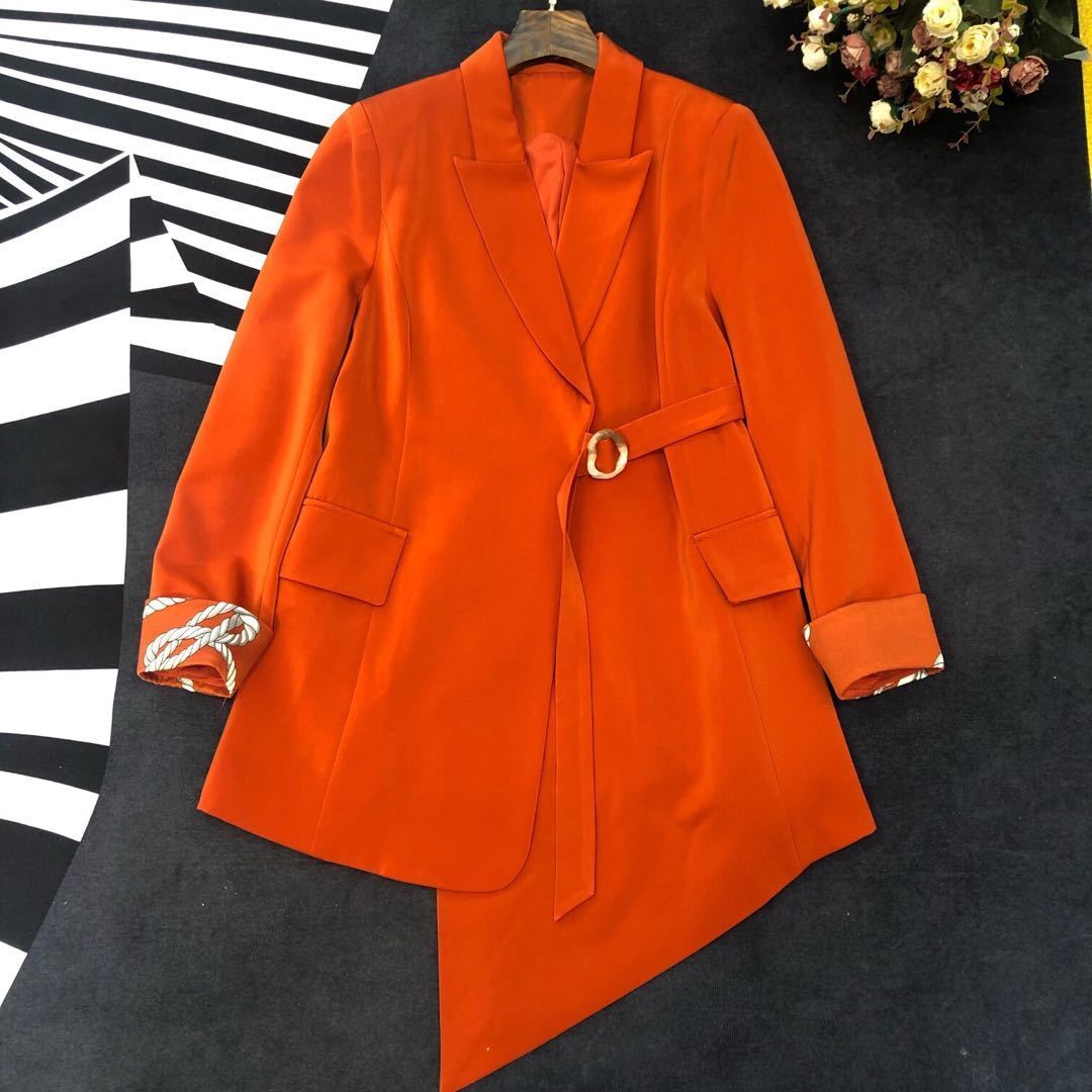 詳細な画像と価格を見て連絡する必要があります。