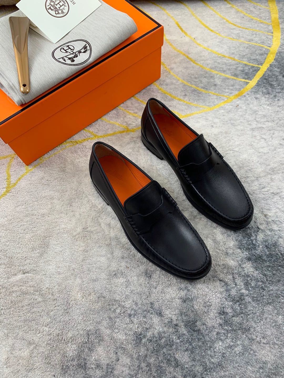 詳細な画像と価格を見て連絡する必要があります。