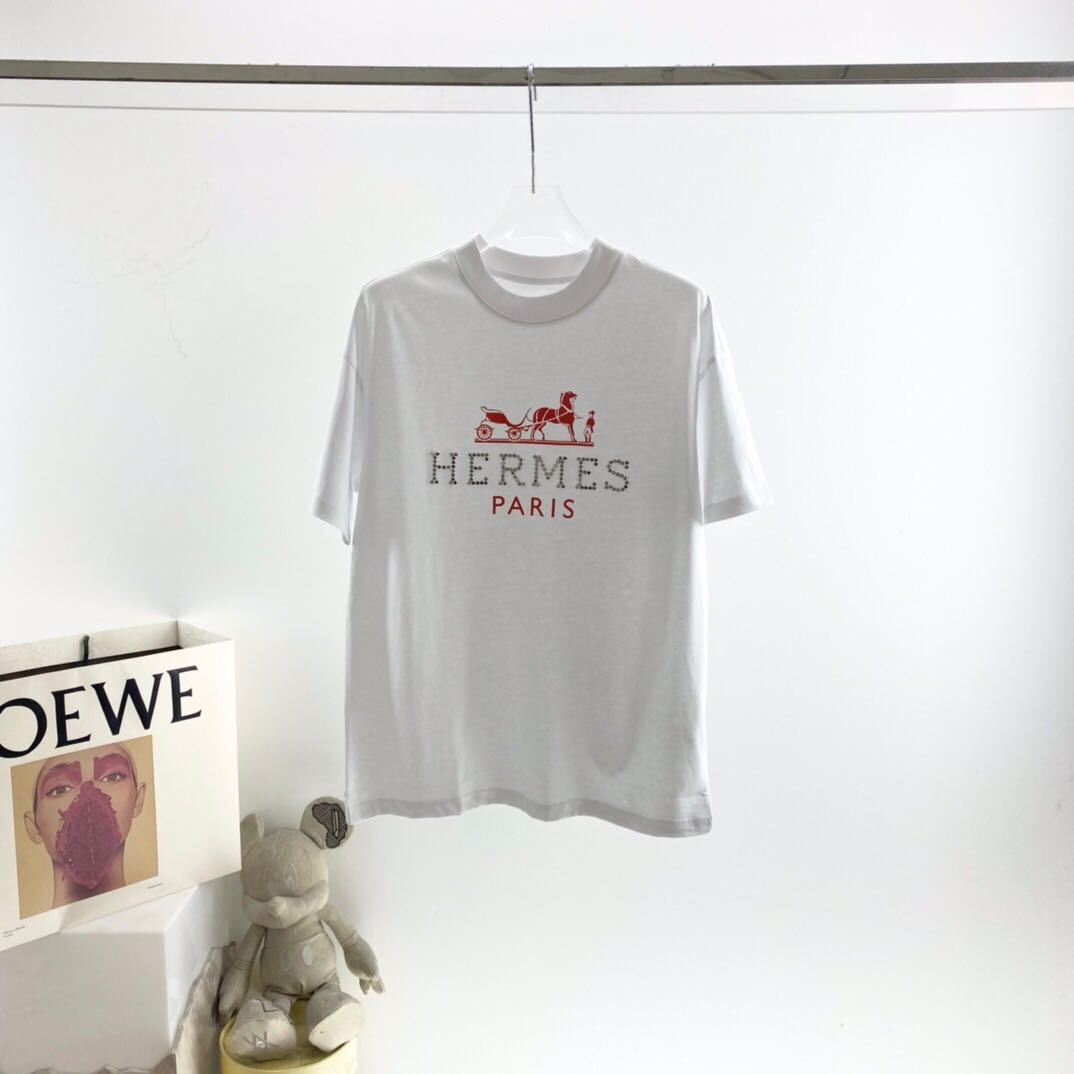 詳細な画像と価格を見て連絡する必要があります。