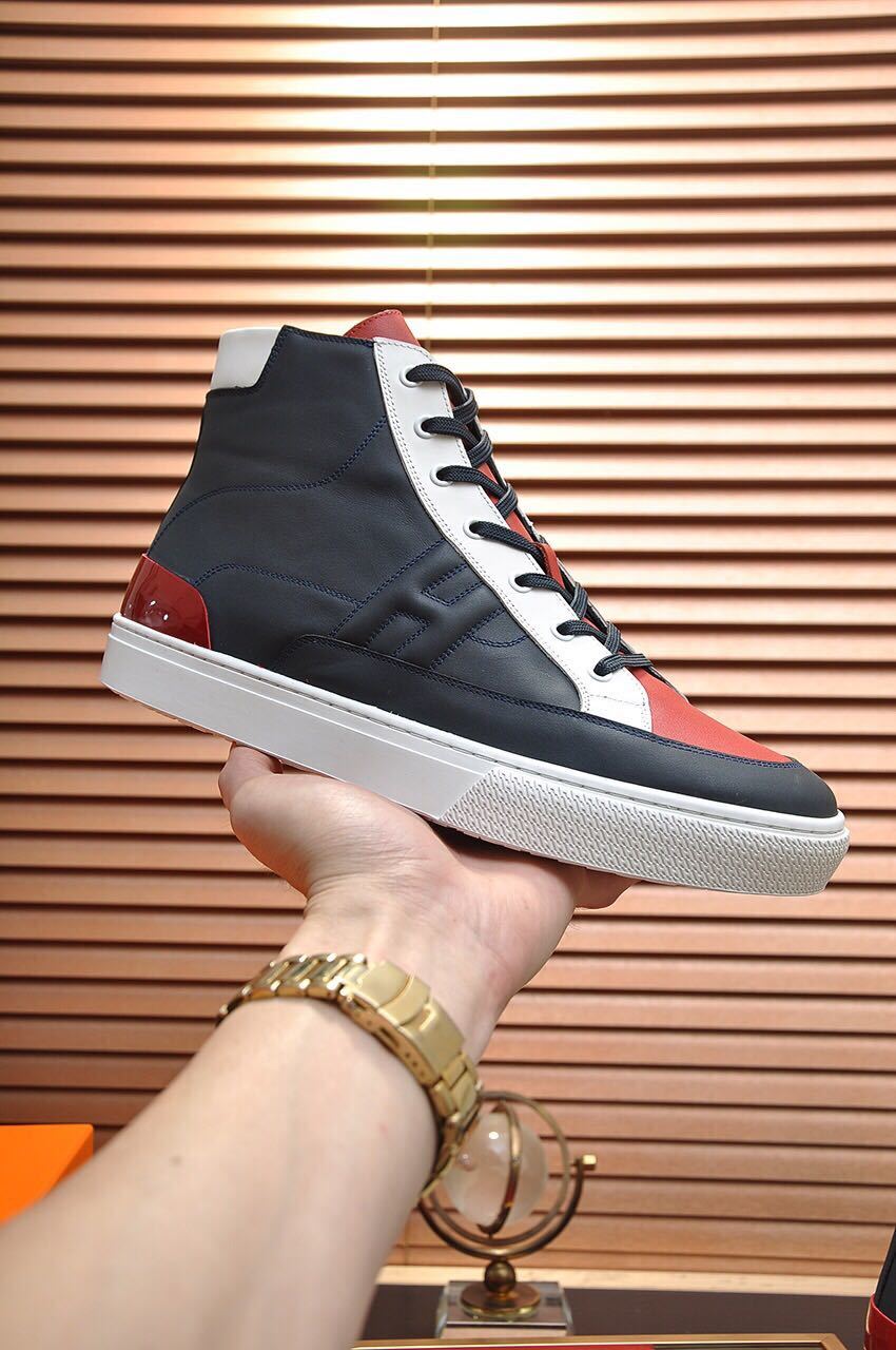 詳細な画像と価格を見て連絡する必要があります。